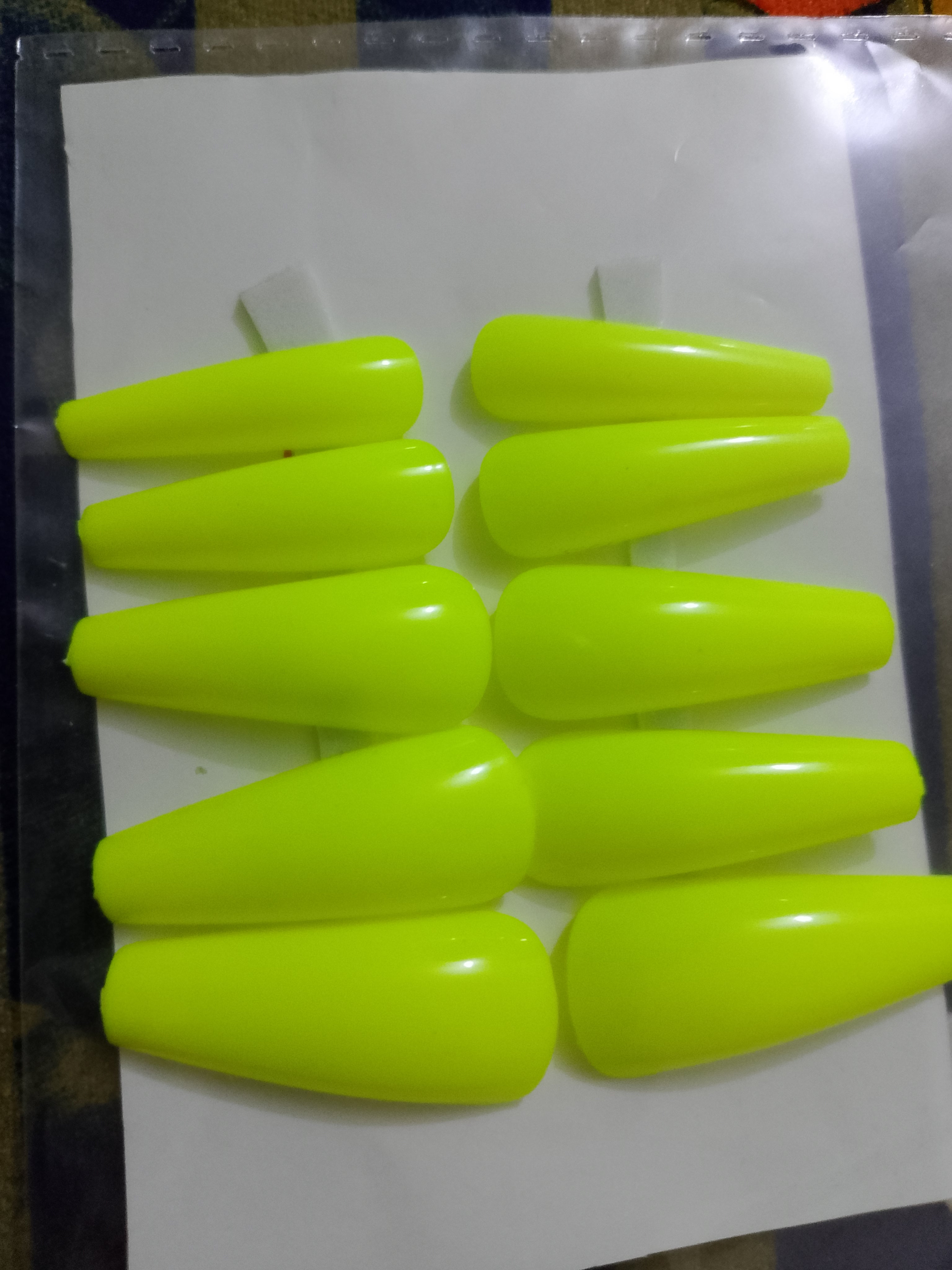 nails